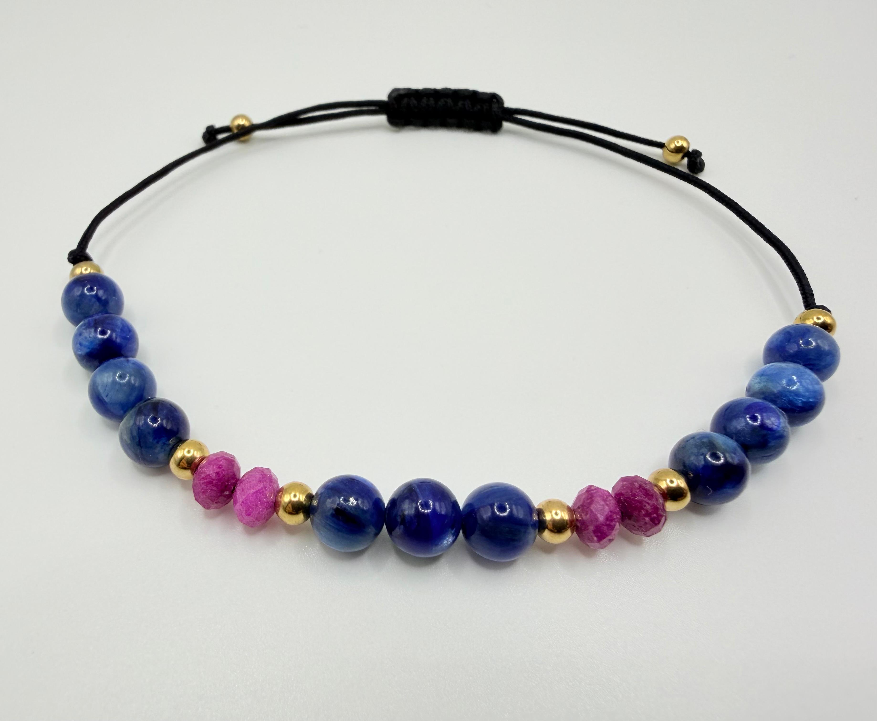 Bransoletka z kyanitu i rubinu ręcznie robiona — błękit i ogień, luksusowa biżuteria z kamieni szlachetnych AgereArt